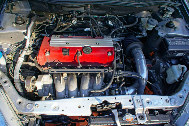 Illustration for article titled For $13,500, This 2000 Honda Insight Hides A Pretty Big Secret